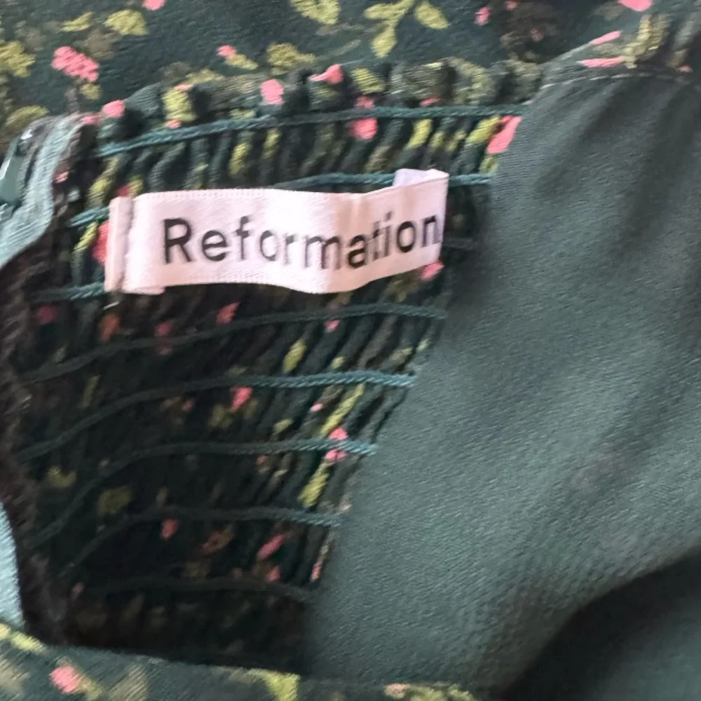 Reformation Niara Mini Dress in the Coriander Floral  Size: 4 - Picture 9 of 12